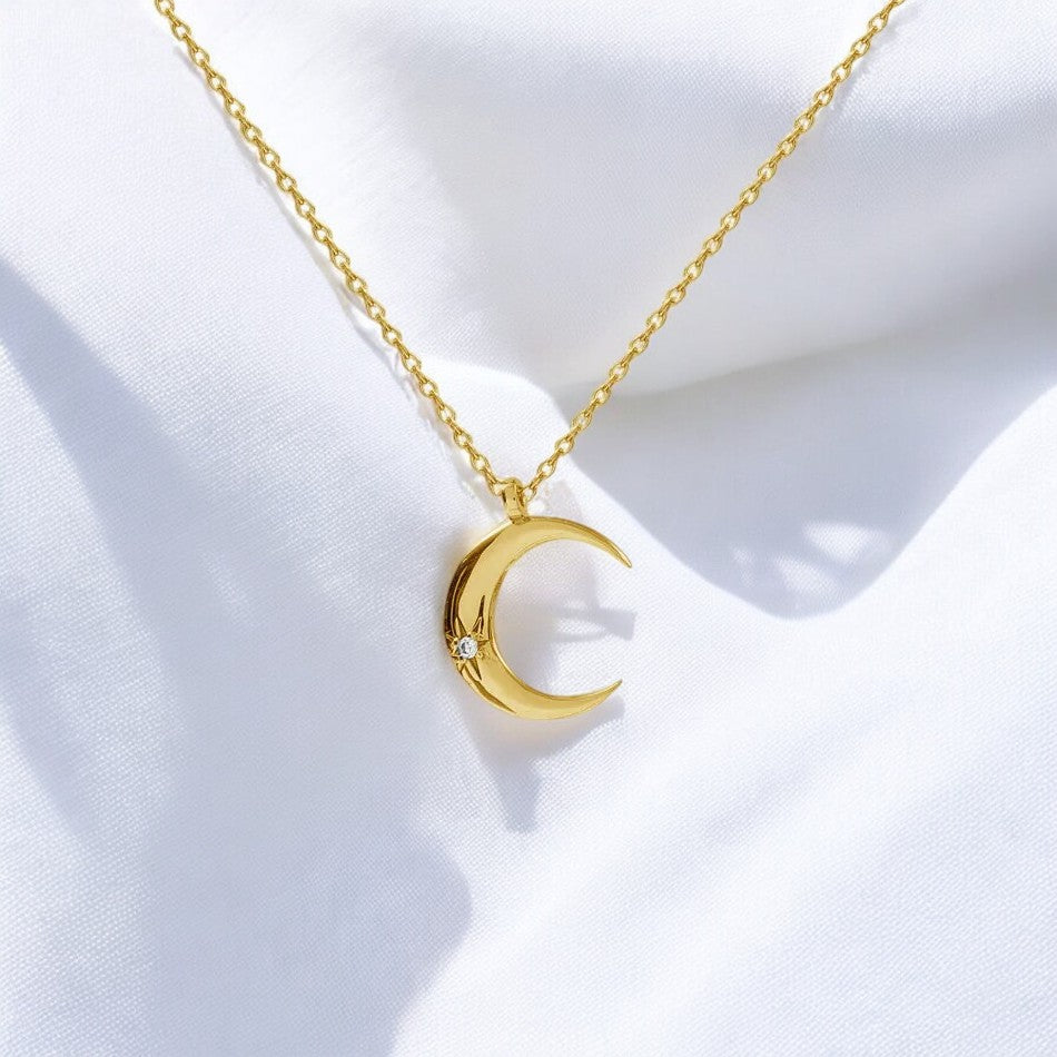 Dainty Moon Necklace Gold • Necklace with moon pendant