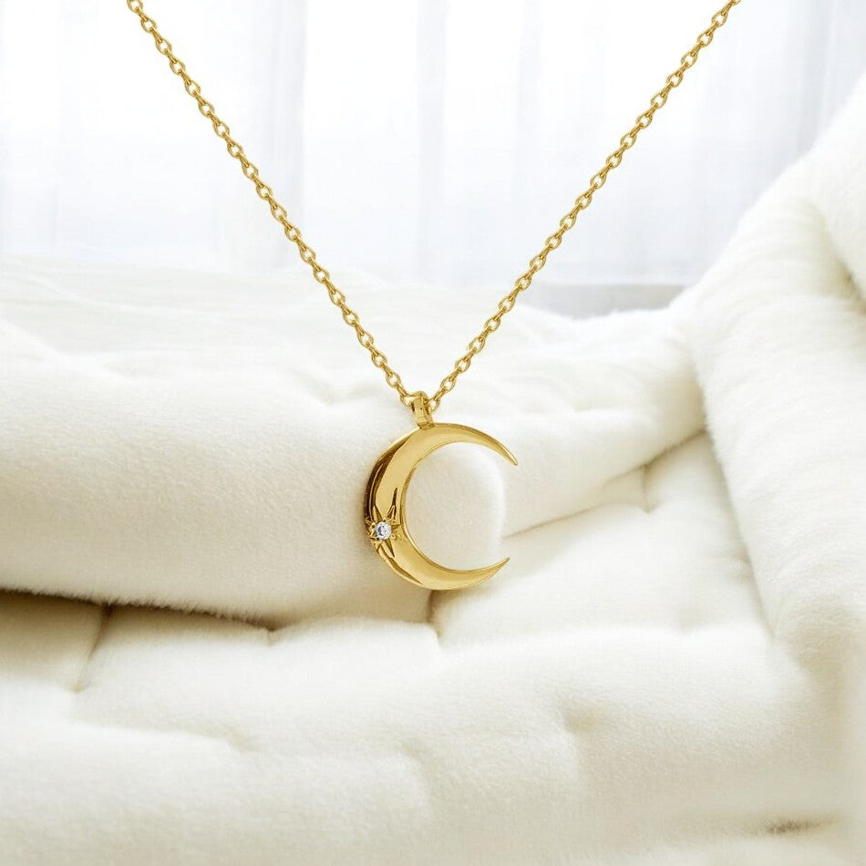 Dainty Moon Necklace Gold • Necklace with moon pendant